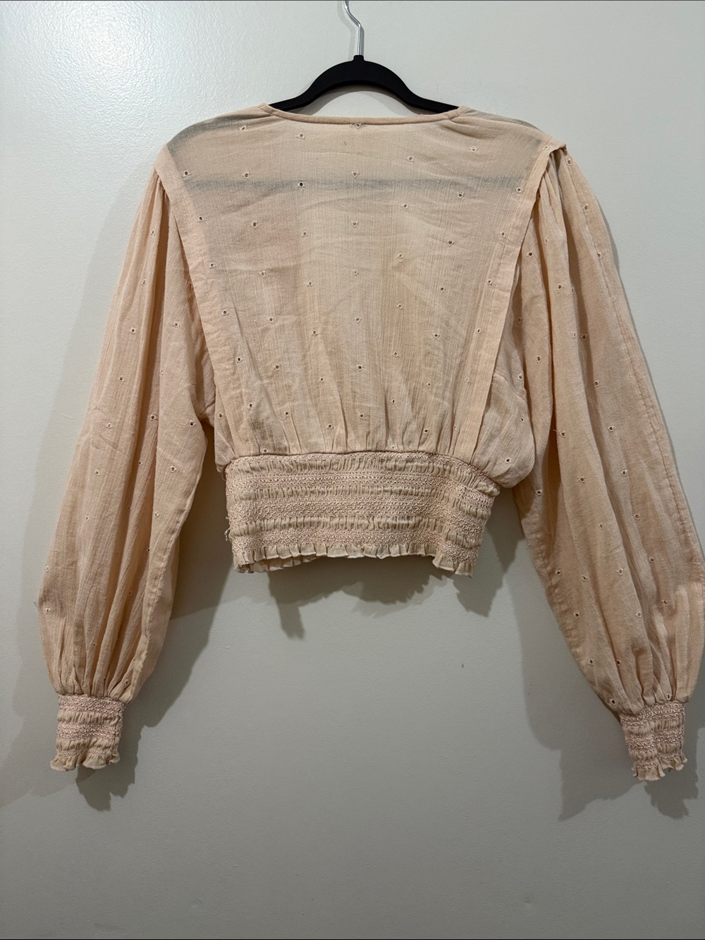 Free People Blush Pink Eyelet Smocked Waist Blouse Size Medium Feminine - Picture 2 of 11